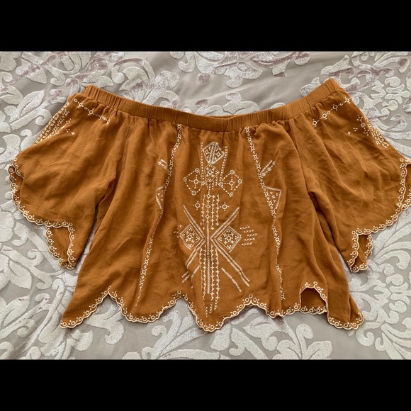 Tops - Off shoulder blouse